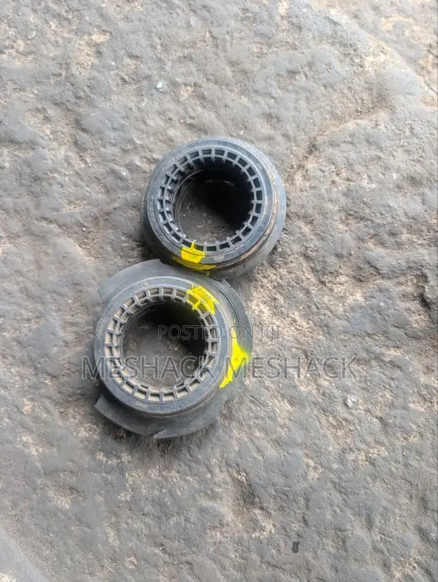 Hyundai Santa Fe Top Mount Bearings · Photo 1