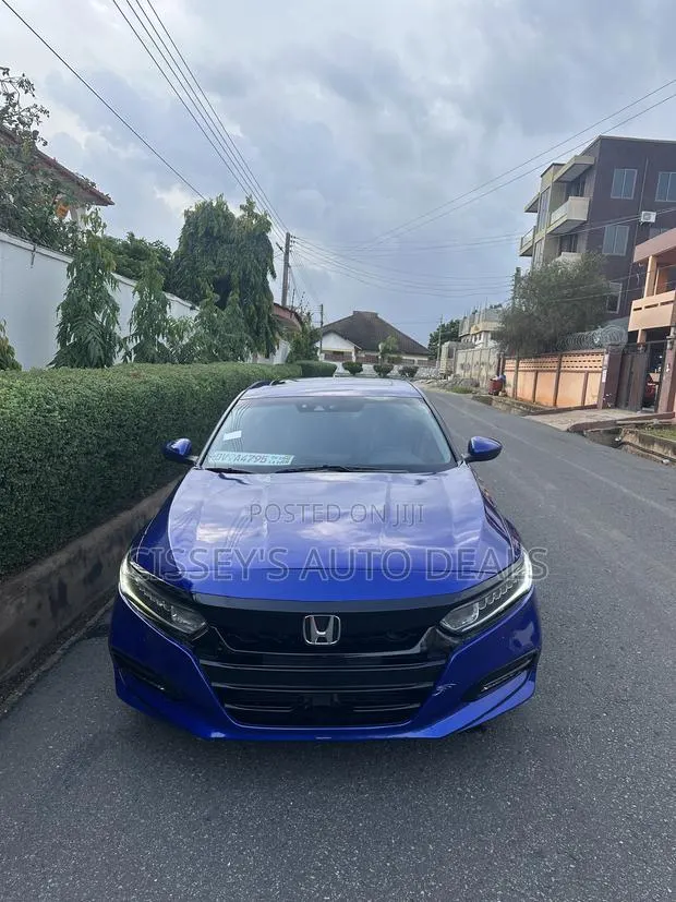 Honda Accord Touring 2018 Blue · Photo 1