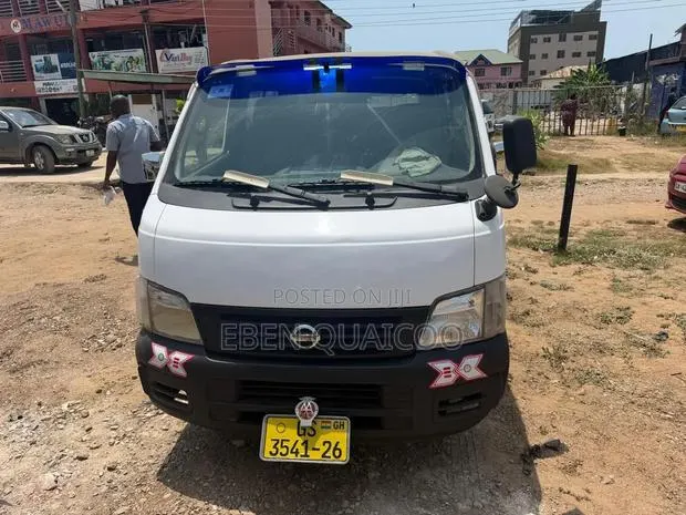 Nissan Caravan (Urvan) 2009 White · Photo 1