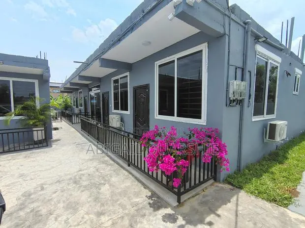 Furnished 6bdrm Apartment in Pokuase for sale · Photo 1