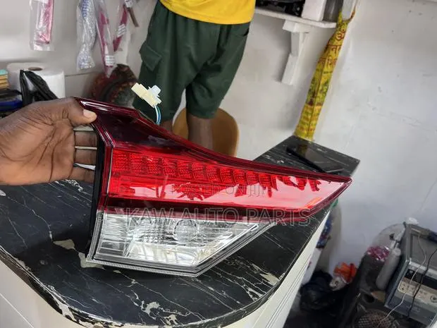 2018,2019,2020,2021,2022,2023 Taillight for Toyota Rush · Photo 1