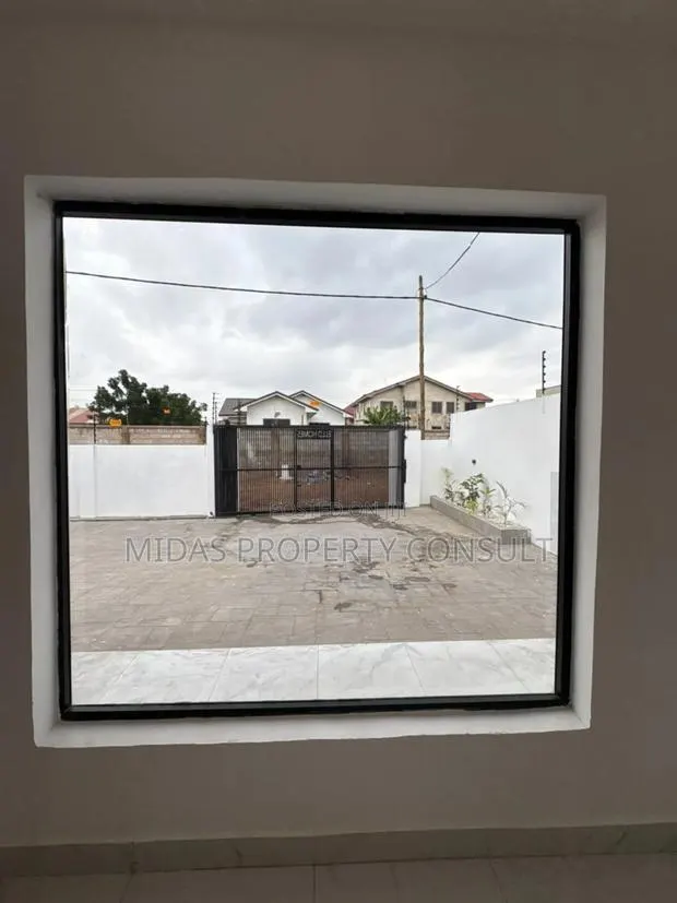 3bdrm House in New Legon, Lake Side Estate for sale · Photo 8