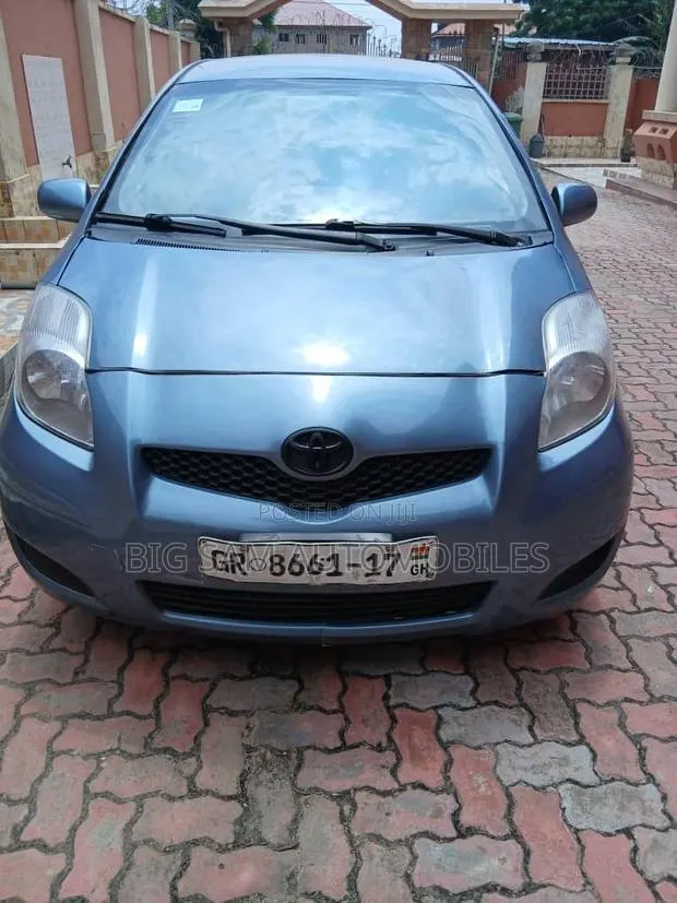 Toyota Yaris 2010 Blue · Photo 1