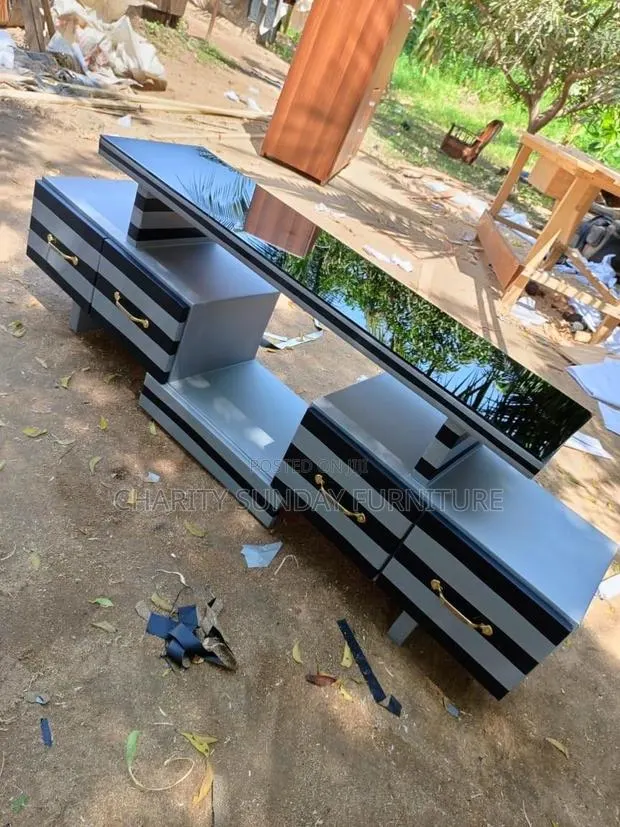 Neat Tv Stand(5ft) · Photo 1
