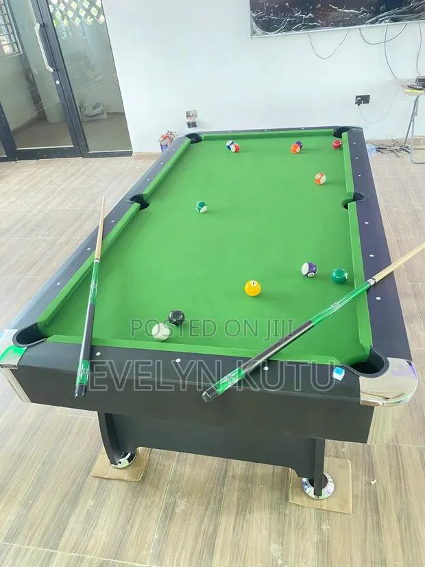 Quality Pool Table in Box · Photo 1