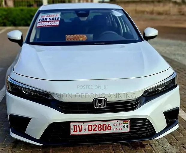 Honda Civic LX 2022 White · Photo 1