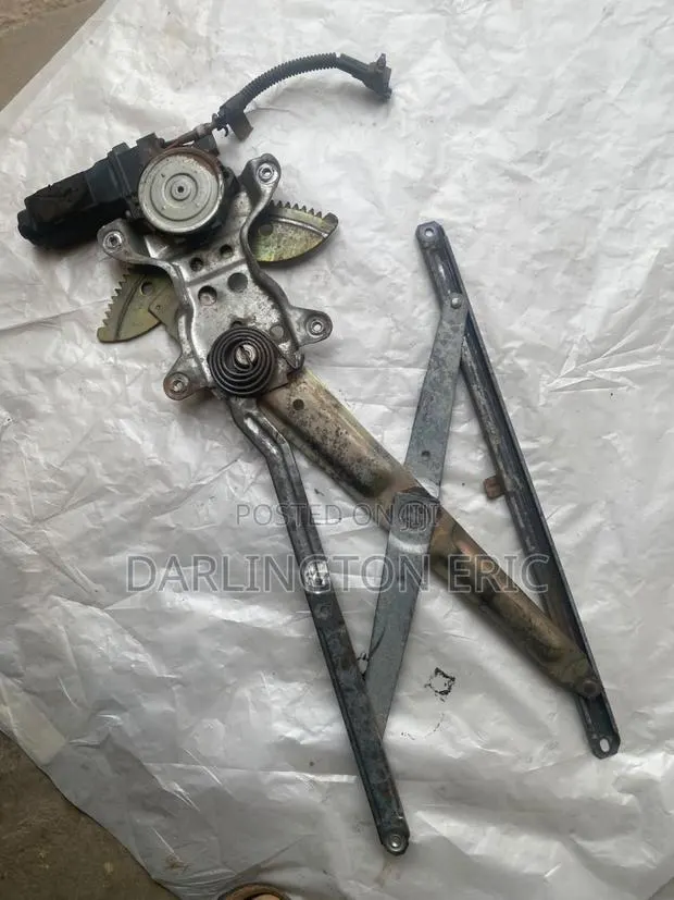 Toyota 4Runner 1992-1995 Door Machine (Front Door) · Photo 1