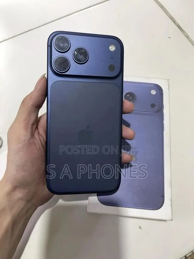 New Apple iPhone 17 Pro Max 256 GB Blue · Photo 1