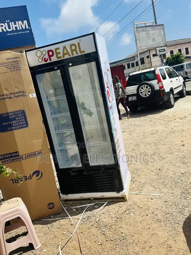500L (PVC-622) Double Display Door Pearl · Photo 1