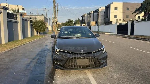 Toyota Corolla XSE 2024 Gray · Photo 1
