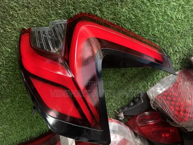 Honda CRV 2023-2024-2025 Taillight Original · Photo 1