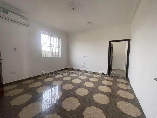 1bdrm Apartment in Lashibi, Sakumono for rent · Photo 1