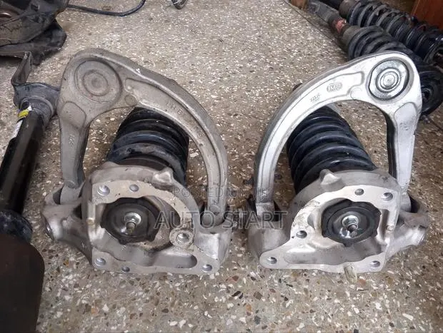 Cadillac STS/SRX 2004-2011 Shocks+upper Arm · Photo 1