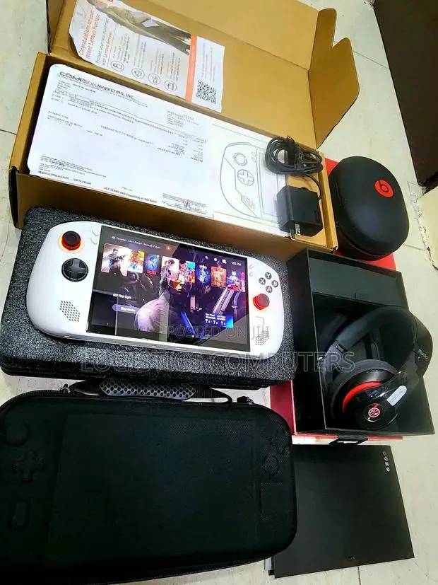 Lenovo Legion Go S With Games · Photo 1