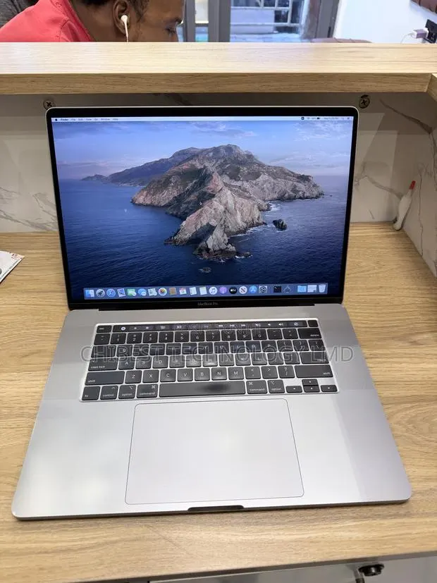 Laptop Apple MacBook Pro 2019 16GB Intel Core i9 SSD 1T · Photo 1