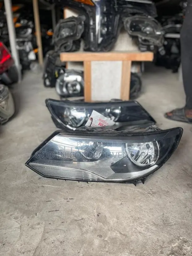 Volkswagen Tiguan 2012-2016 Headlight · Photo 1