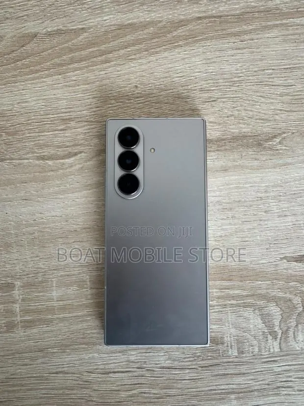 Samsung Galaxy Z Fold7 512 GB Silver · Photo 1