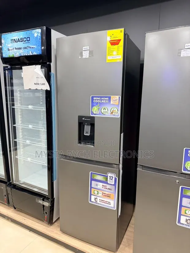 Nasco D2-30 Fridge-Freezer · Photo 1