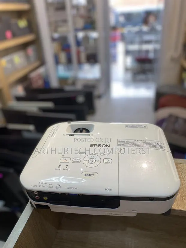 Epson Ex3212 Svga Projector · Photo 1