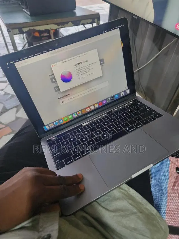 Laptop Apple MacBook Pro 2016 16GB Intel Core I7 SSD 1T · Photo 1