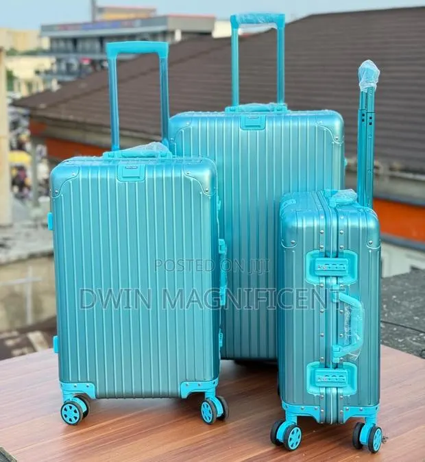 Rimowa Suitcase / Luggage · Photo 1