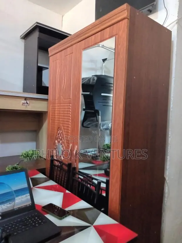 2 Doors Wardrobe · Photo 1