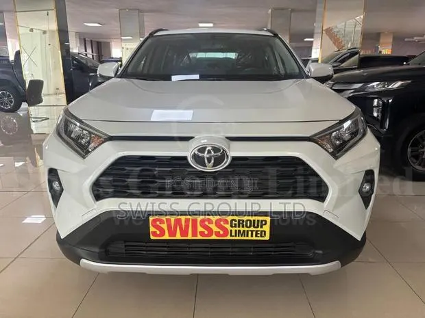New Toyota RAV4 2025 White · Photo 1