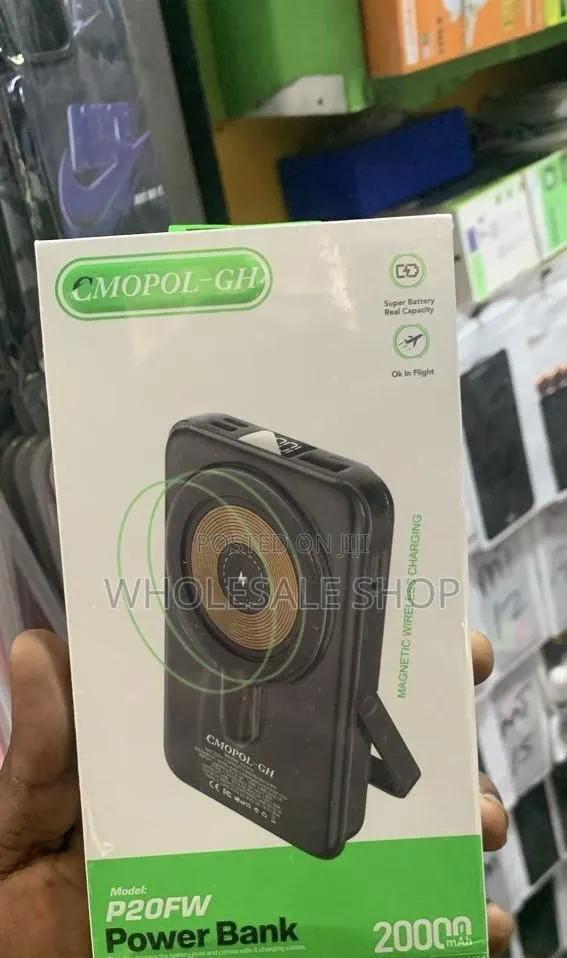 C-Mopol WIRELESS Charging Power Bank With Four Cables · Photo 1