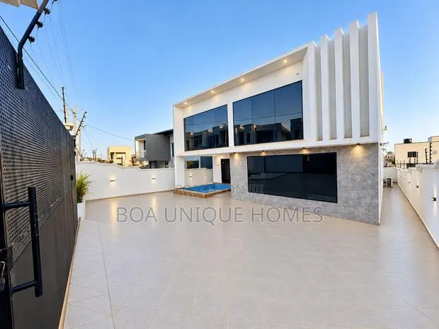 6bdrm House in Lake Side Estate for sale · Photo 1