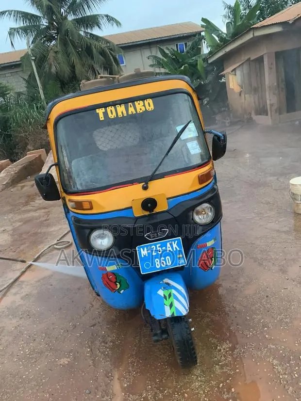 Bajaj RE 2025 Blue · Photo 1