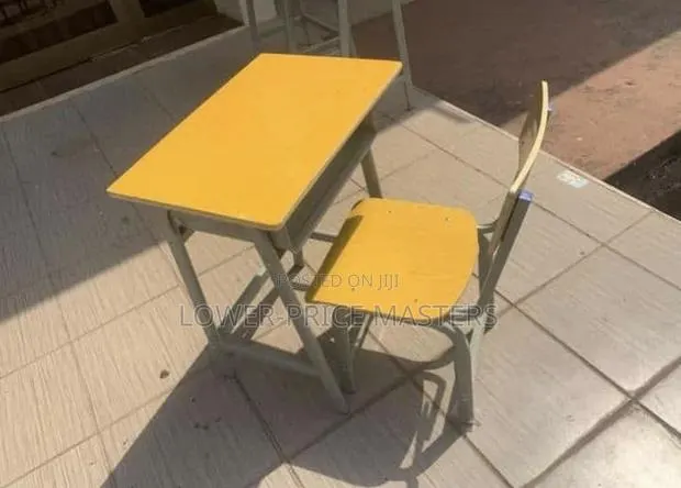 Table and Chair Complete Set · Photo 1