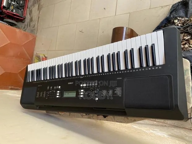 Yamaha PSR Ew310 · Photo 1