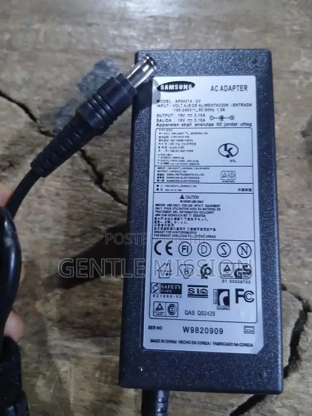 AC Adapter for Samsung Laptop · Photo 1