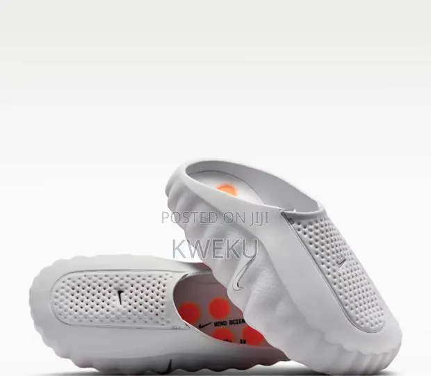 Nike Mind Shoes · Photo 1