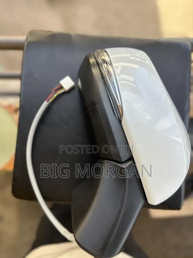 Toyota RAV4 Mirror, Sensor With Light · Photo 1