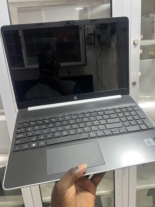 Laptop HP 15-da2933nia 8GB Intel Core i5 SSD 256GB · Photo 1