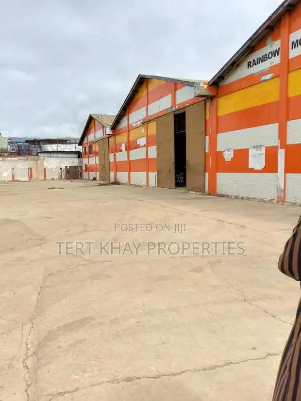 Warehouse for Sale at Adabraka · Photo 1