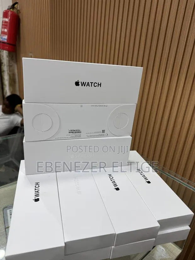 Apple Watch Series 11 42mm · Photo 1