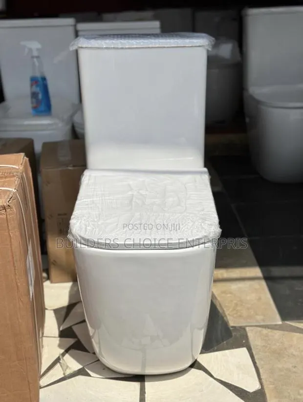 Water Closet -WC -Soft Close · Photo 1