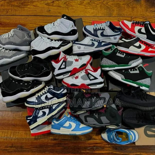 Sneakers For Males And Females · Photo 1