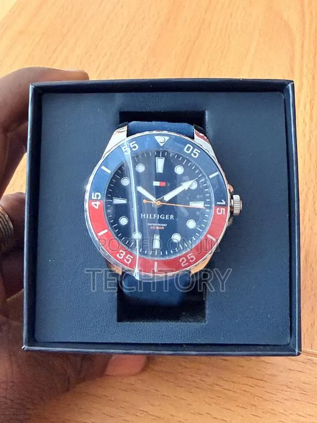 Tommy Hilfiger Watch · Photo 1