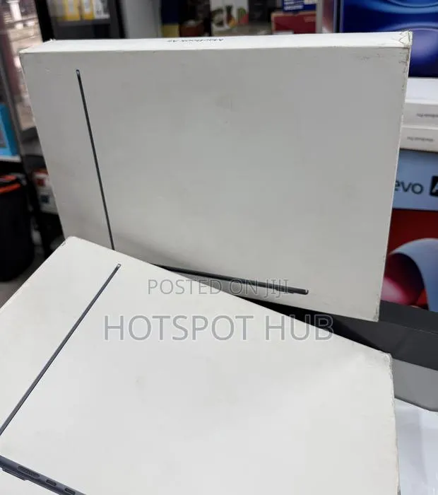 New Laptop Apple MacBook Air 16GB Apple M3 SSD 256GB · Photo 1