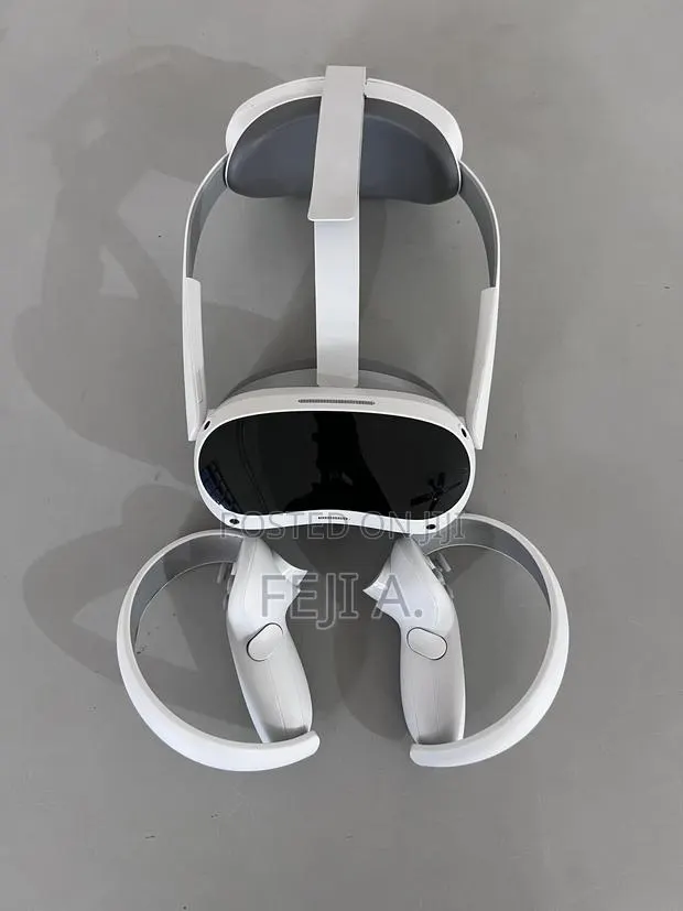 Pico 4 VR Headset · Photo 1