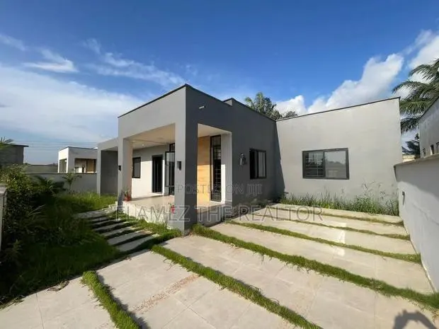 3bdrm House in China Mall, Amasaman for sale · Photo 1