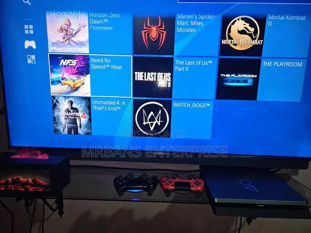 Playstation 4 Slim Jailbreak 1tb 16 Games 2 Controllers · Photo 1