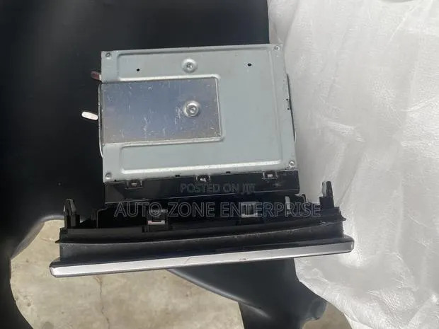 Honda CRV 2017 2018 2019 2020 2021 Car Tape/DVD Player · Photo 1