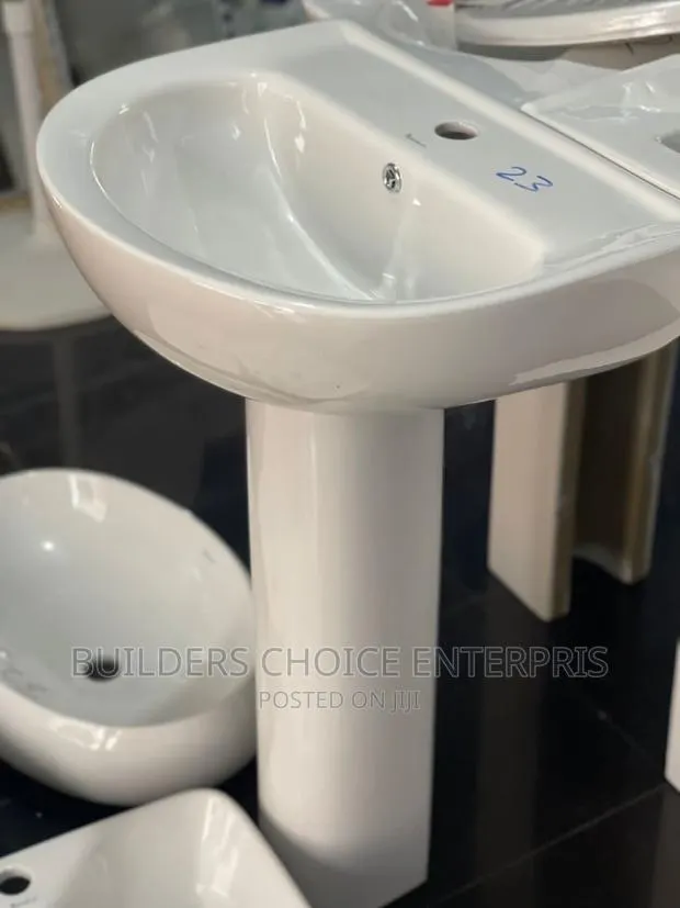 Wash Basin With Pedestal-Basin · Photo 1