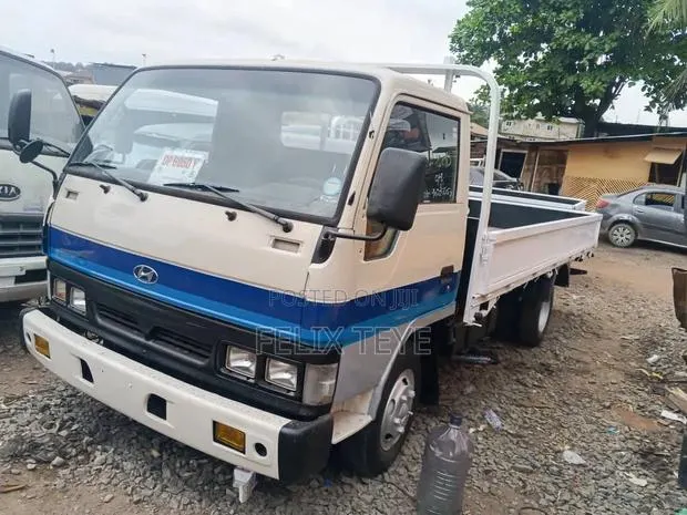 Hyundai Mighty 1 Truck Manual Pump · Photo 1