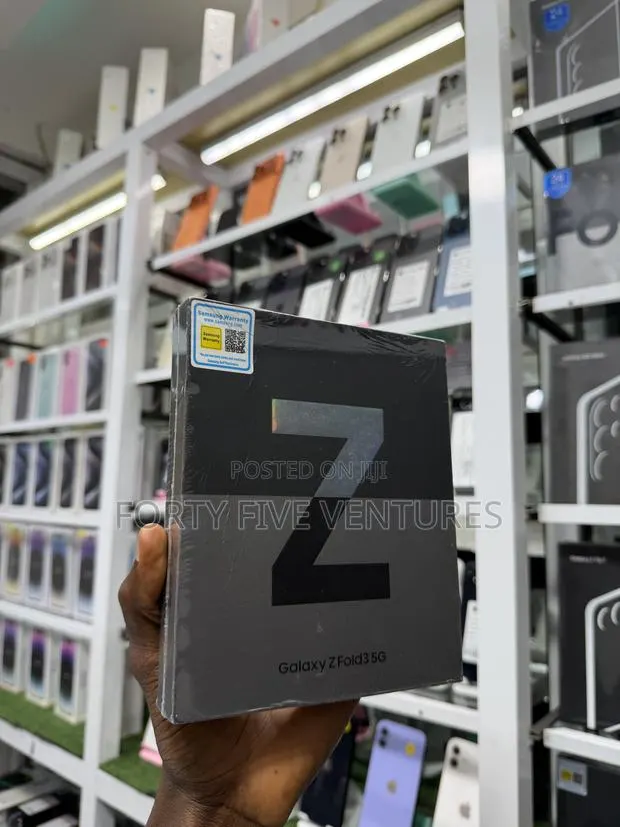 New Samsung Galaxy Z Fold 3 256 GB Green · Photo 1