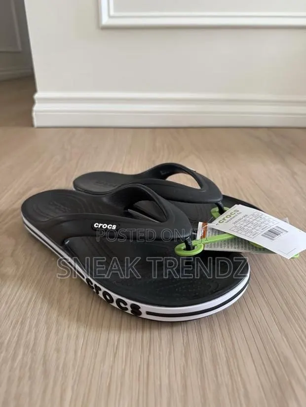 Crocs Anayaband Flip Flops · Photo 1